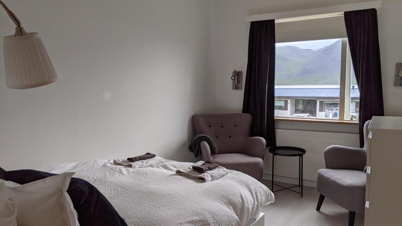 Flateyri Guesthouse מראה חיצוני תמונה